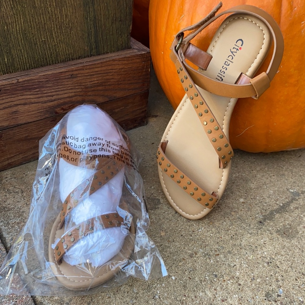 Women sandals